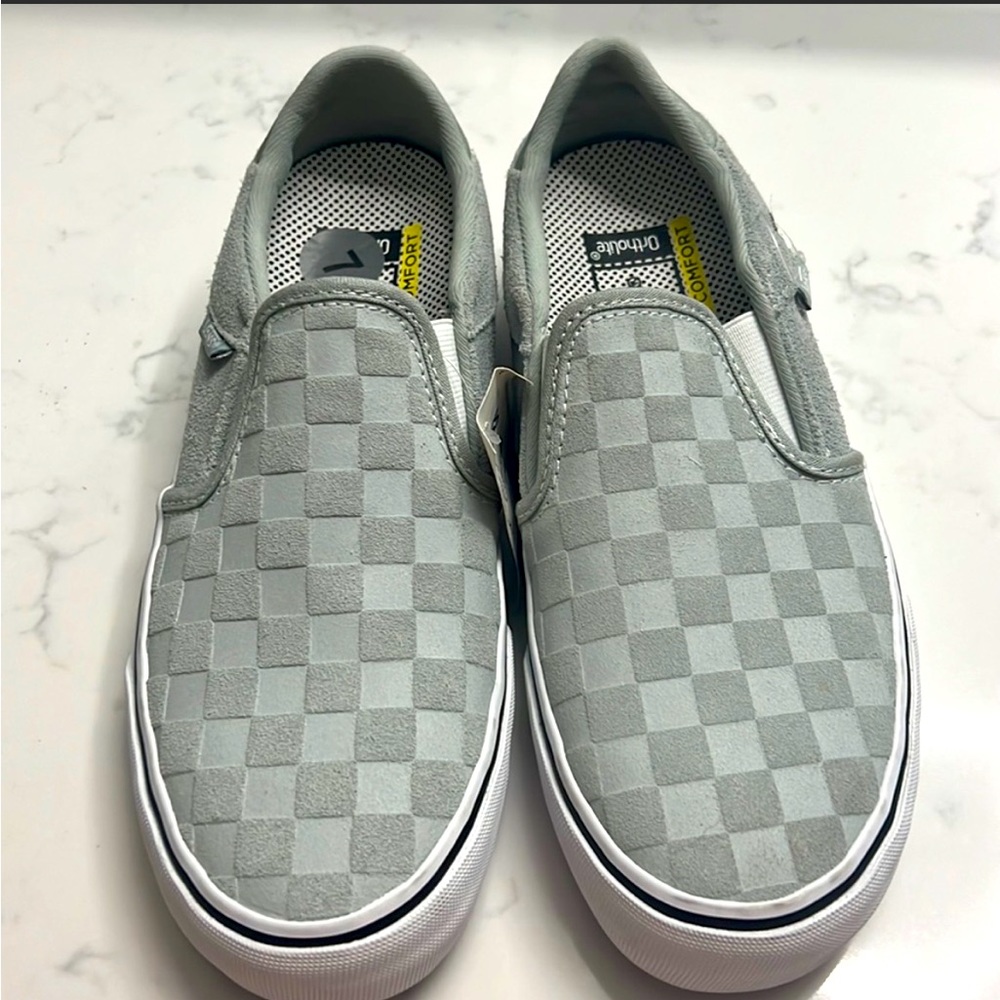 Women’s VANS size 7